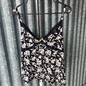 Black & White Floral Stretch Tank Top Size Large